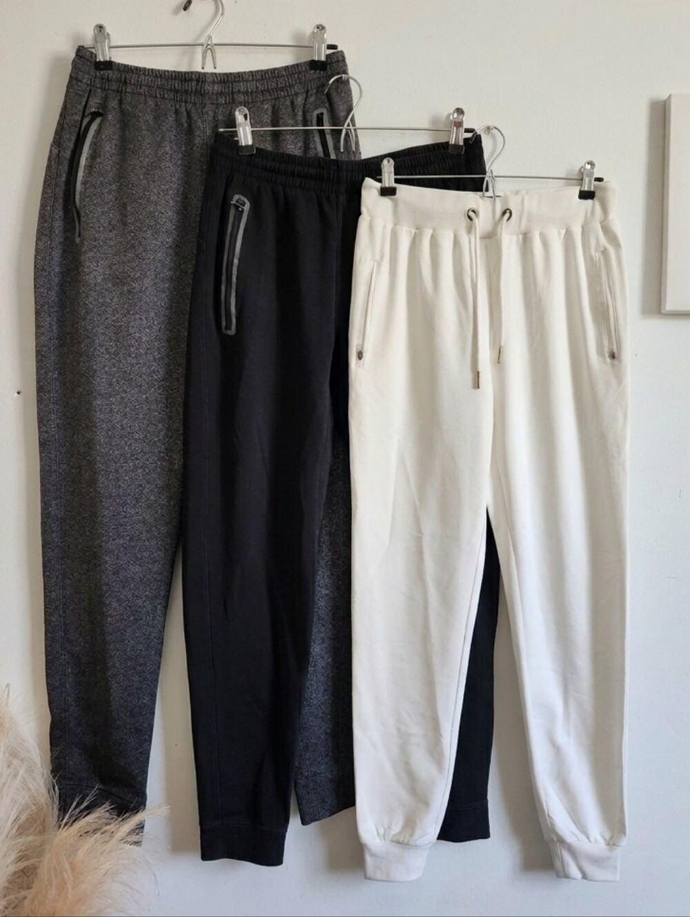 Set of 3 Men’s Athletic Joggers / Sweatpants (Old Navy & OUBER) – Sizes S & M